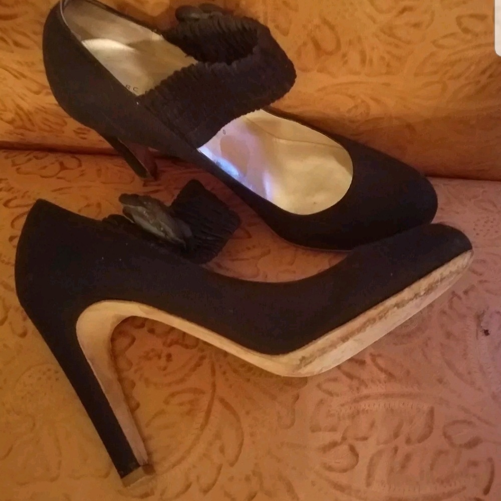 MARC JACOBS SIZE 36.5